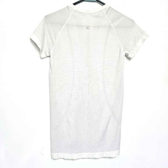 Lululemon Swiftly Tech Short Sleeve Top Sz 6 Silver White - Picture 2 of 9